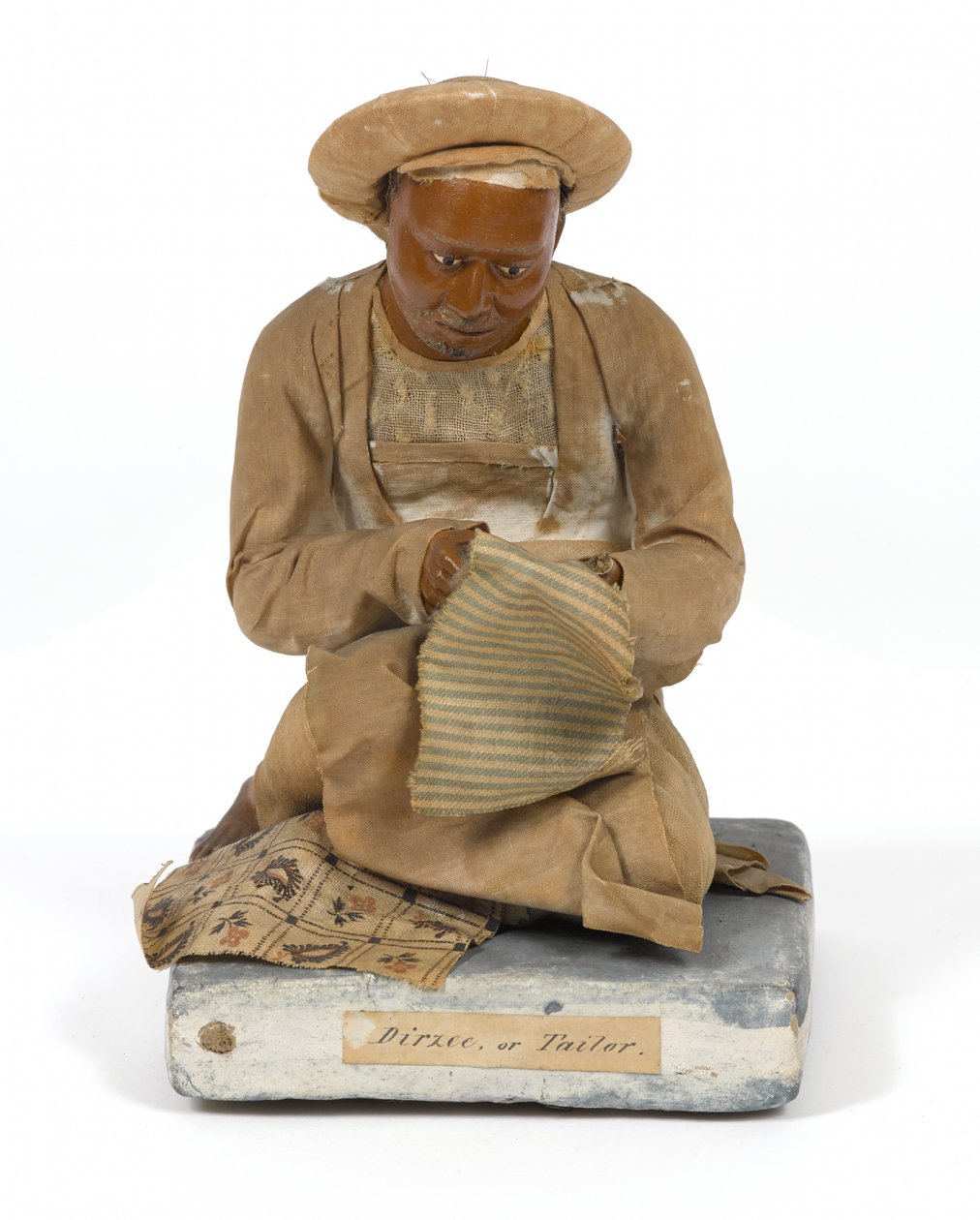 „Dirzee, or Tailor”, terrakotta figura, India, 1880 körül (szobrocska) alkotó: Unknown artist