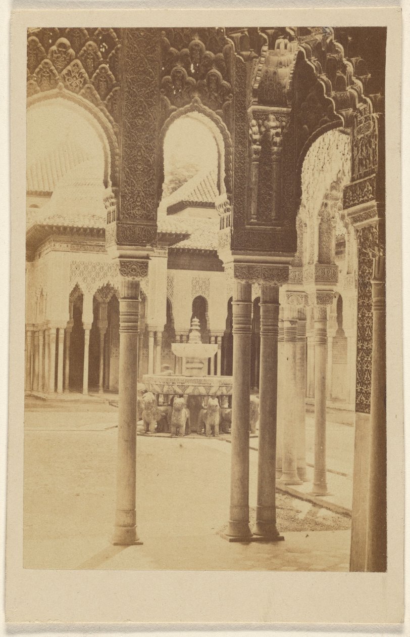 [Belső nézet az oszlopokról, az Alhambra] alkotó: Unknown artist