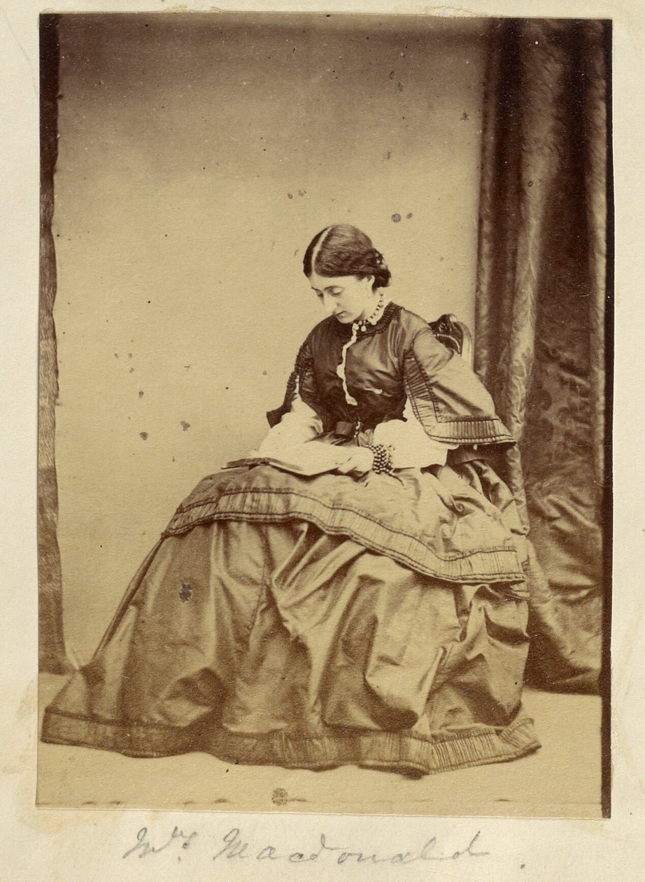 Mrs. Macdonald alkotó: Unknown artist