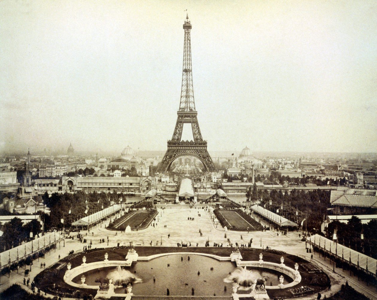 Kilátás az 1889-es párizsi egyetemes kiállításra és az Eiffel-toronyra. alkotó: Unknown artist