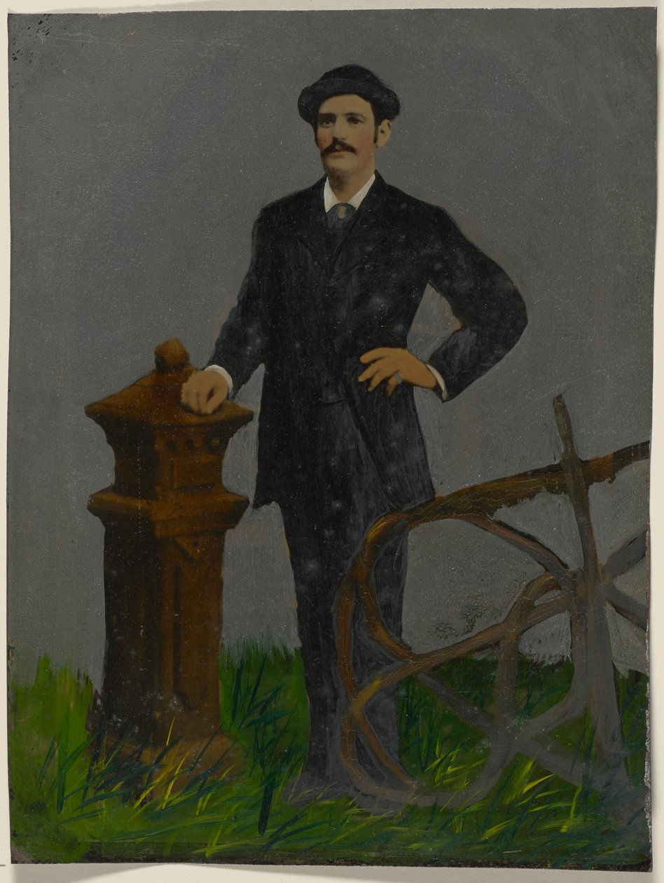 [Álló férfi portréja kalapban] alkotó: Unknown artist/maker