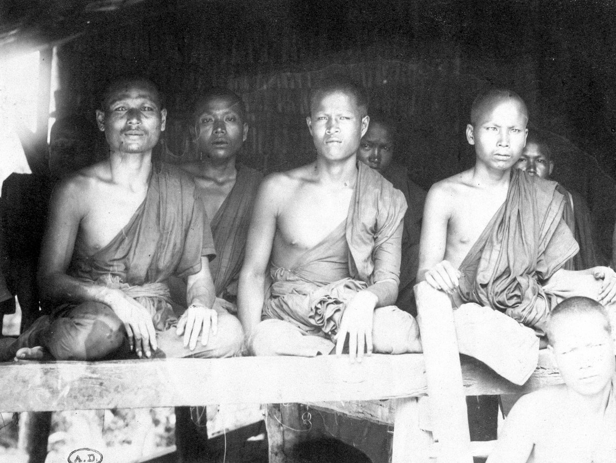 Kambodzsai szerzetesek - fotózás, 19. század vége alkotó: Unknown photographer