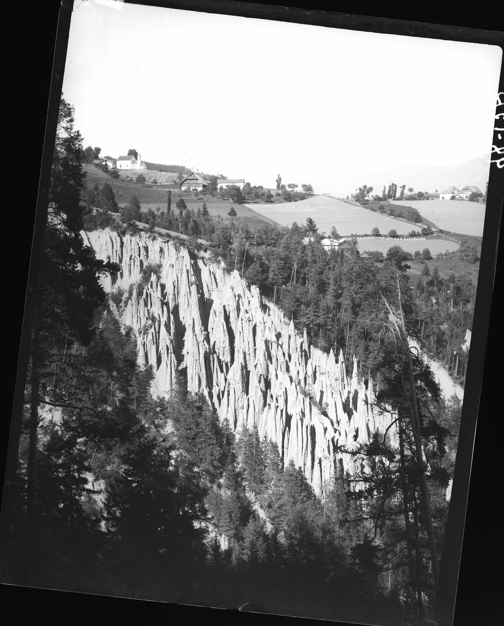 Földoszlop Rittenben, Bolzano közelében alkotó: Unknown photographer