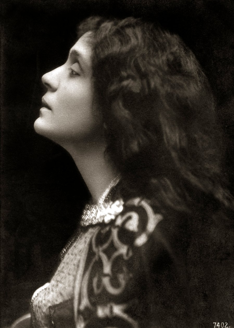 Eleonora Duse - portré profil alkotó: Unknown photographer