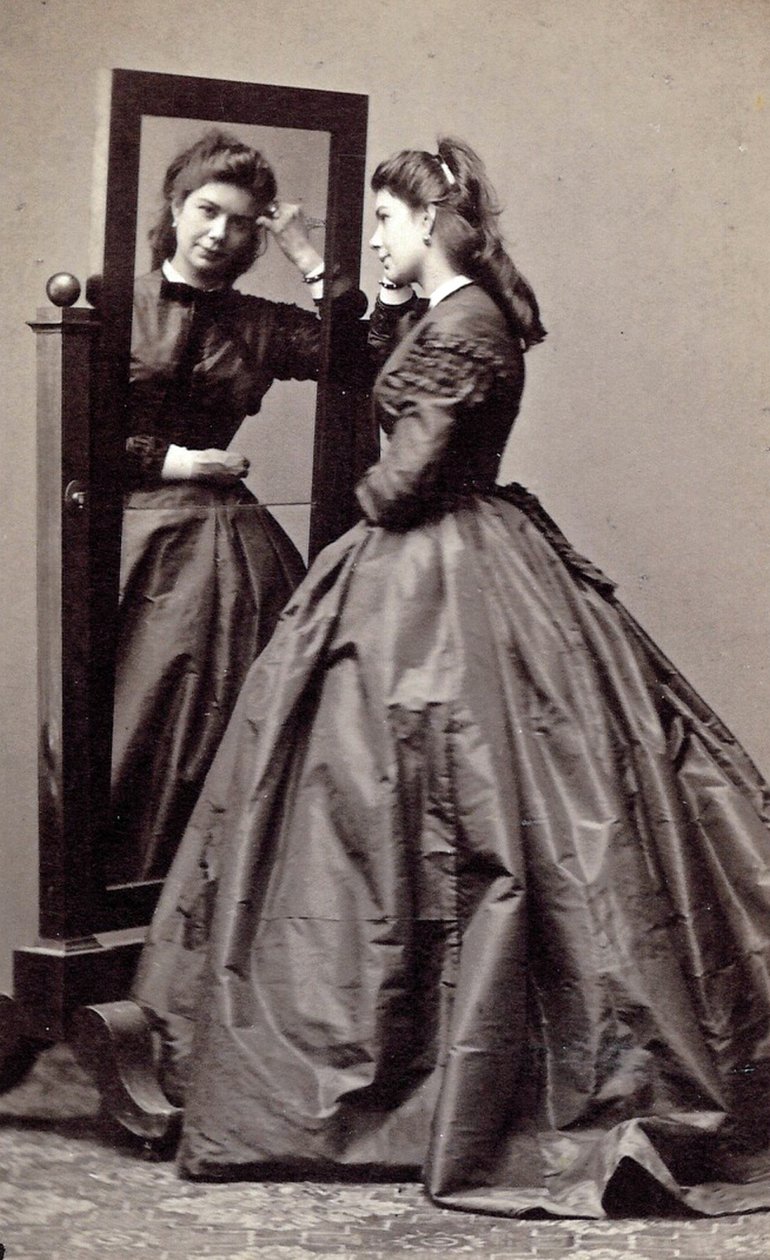 Franziska Feifalik, született Rösler, Rössler vagy Angerer, Fanny néven ismert. alkotó: Unknown photographer