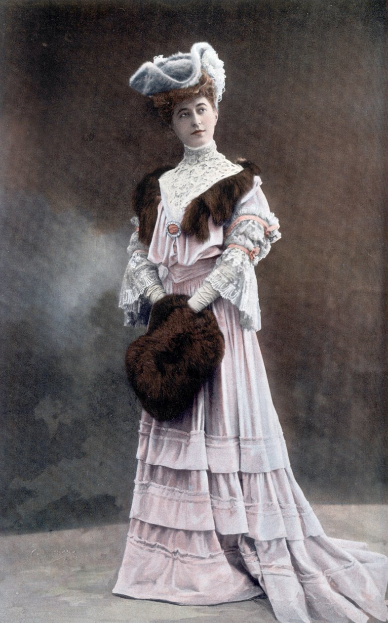 Gabrielle Dorziat (1880-1979) francia komikusnő Reutlinger fotója a "Le Theatre" című francia lapból, 1905 szeptemberéből. alkotó: Unknown photographer