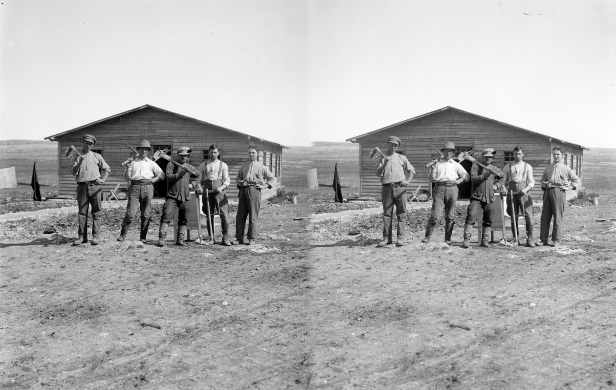 Csoportkép zsidó telepesekről egy kibucban Palesztinában. 1923 körül. alkotó: Unknown photographer