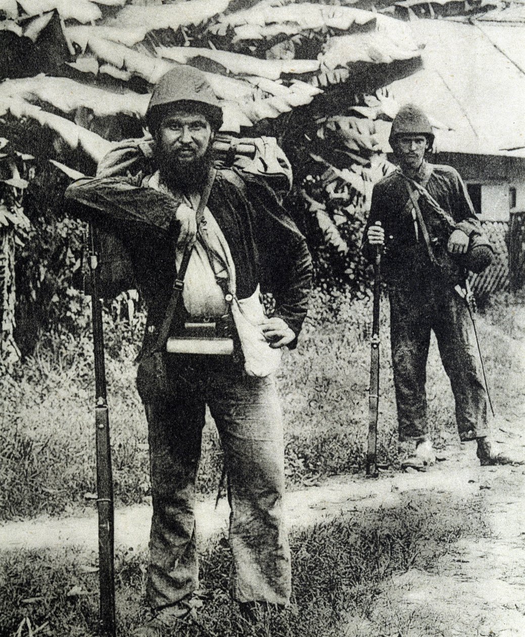 A Tonkin-kampány hőse alkotó: Unknown photographer