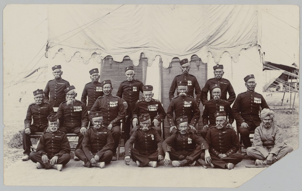 Indiai lázadás veteránjai a 2. (a walesi herceg saját) gurkha ezredéből alkotó: Unknown photographer