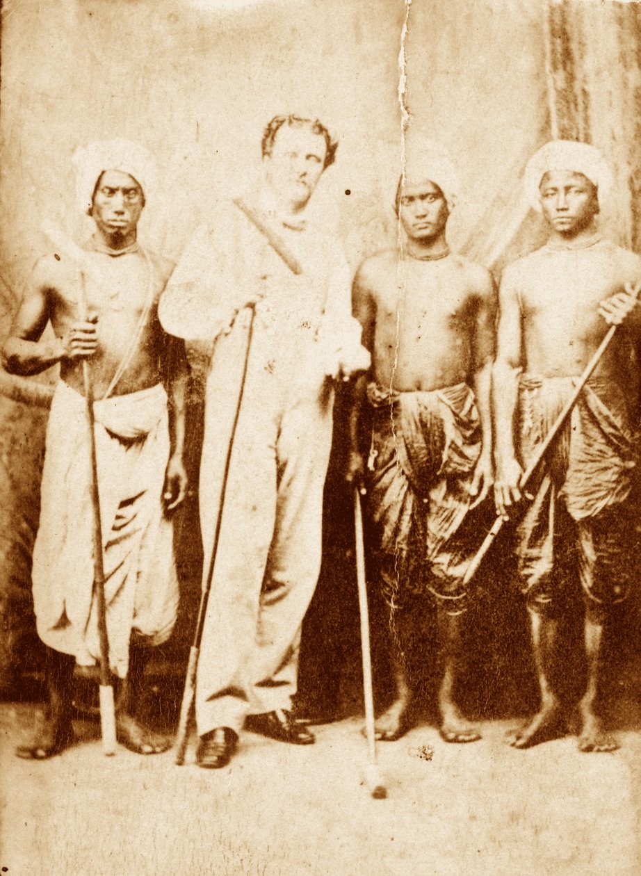 Joseph Sherer hadnagy, Cachar felügyelőjének asszisztense, hordozóival, Manipur, 1861 körül alkotó: Unknown