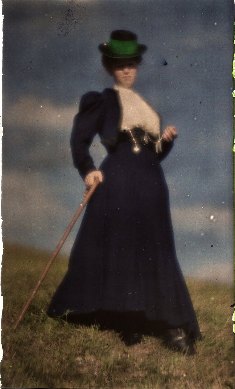 Miss Mary a kék jelmezben alkotó: Unknown photographer