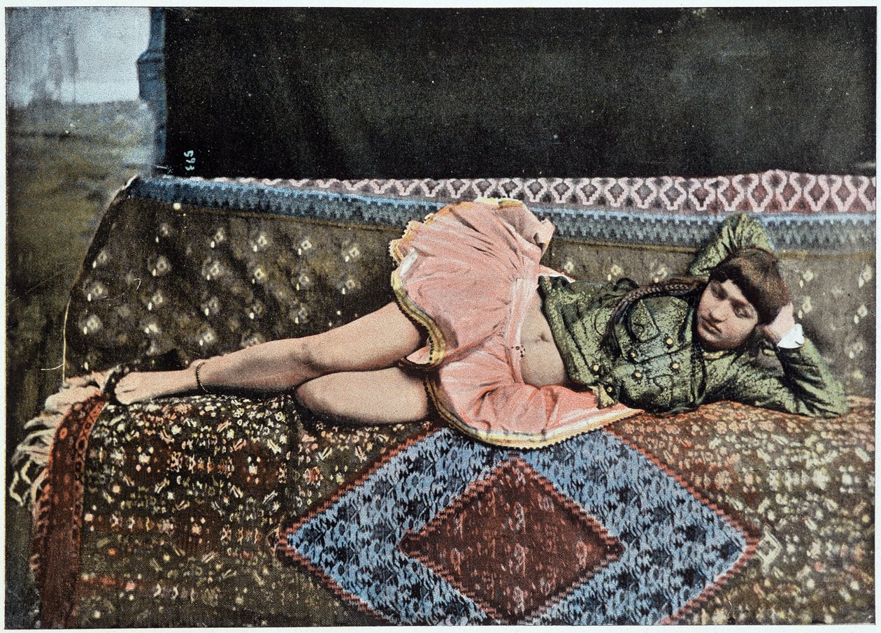Perzsa teherán háremében - fotózás, 19. század vége alkotó: Unknown photographer