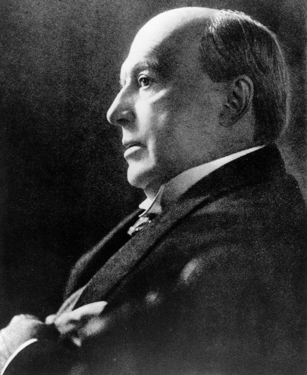 Henry James (1843-1916) portréja. Az amerikai regényíró és kritikus 1915-ben honosította meg a briteket. alkotó: Unknown photographer