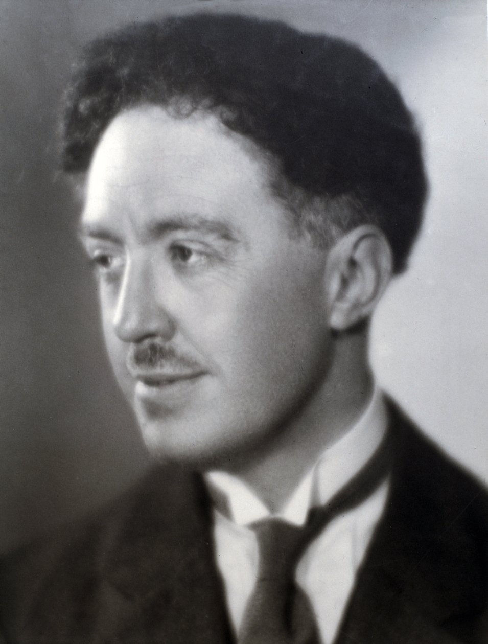 Louis-Victor-Pierre-Raymond De Broglie portréja (fénykép) alkotó: Unknown photographer