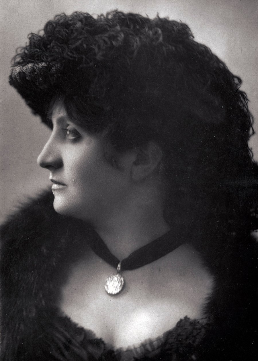 Pauline Patry (Jeanne Cecile Pesty) (1856-?) portréja, a 19. század végi francia színésznő alkotó: Unknown photographer