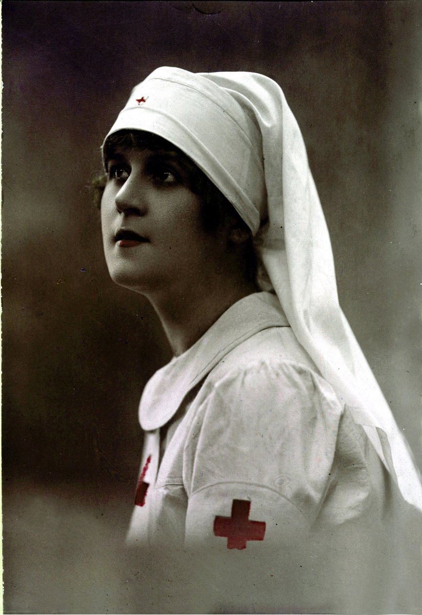 Vöröskeresztes nővér, I. világháború (kézzel színezett fotó) alkotó: Unknown photographer