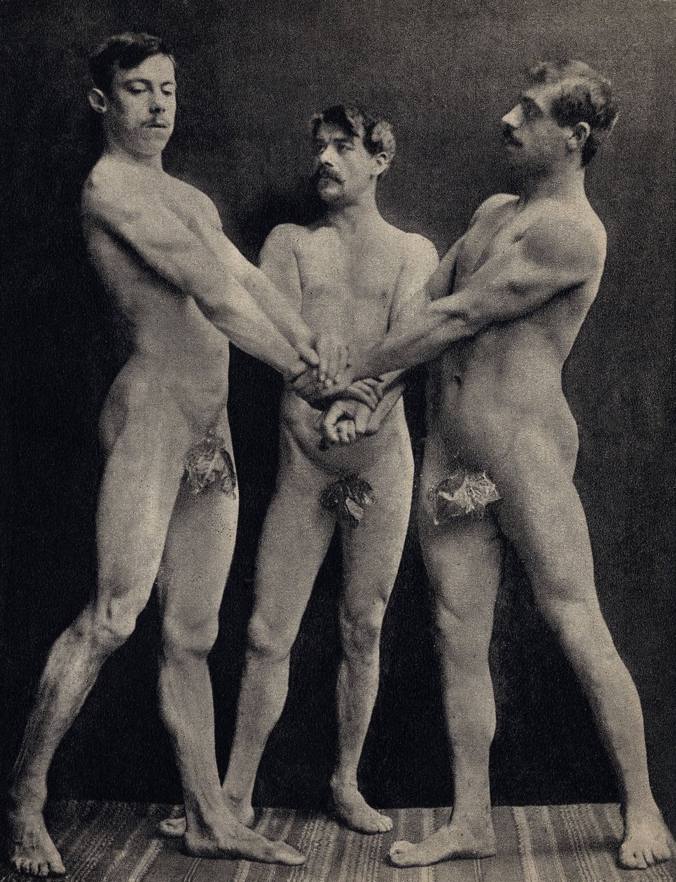 A Horatiusok esküje, három meztelen férfi esküdése. Fényképészet, 19. század vége, Párizs. Coll. Selva. alkotó: Unknown photographer