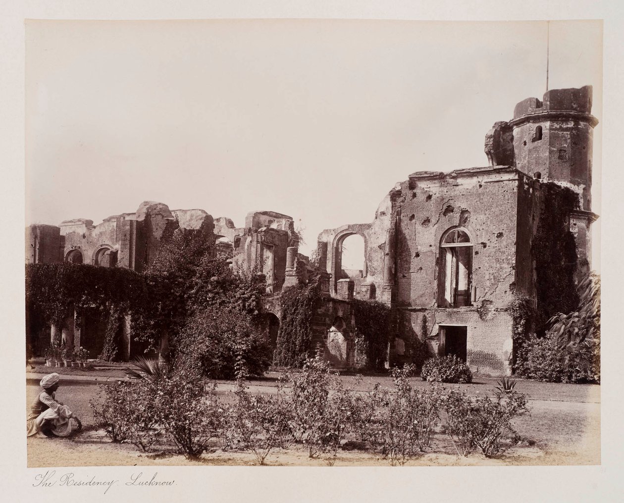 The Residency Lucknow, 1885 körül (szépia fotó) alkotó: Unknown photographer