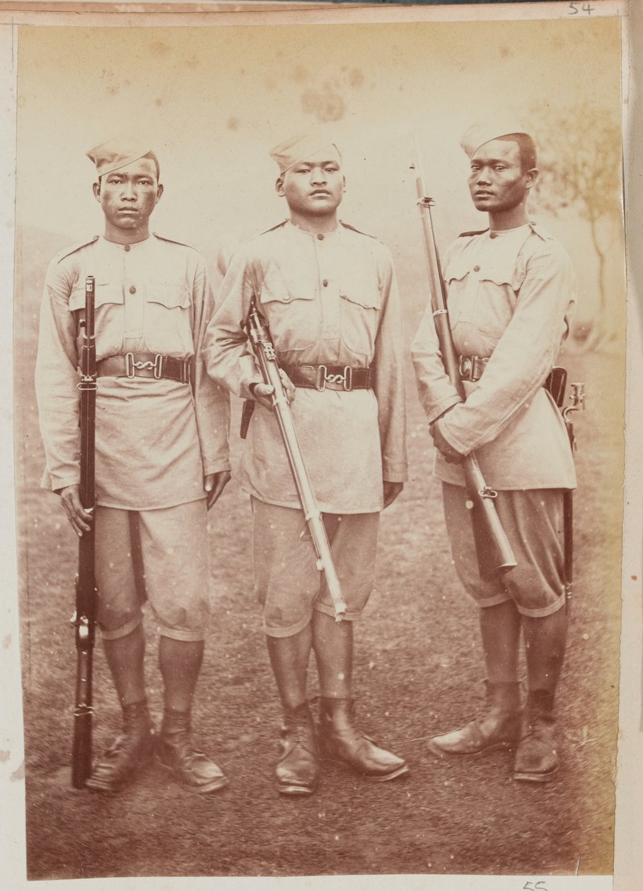 A 4. gurkha (puskás) ezred három katonája alkotó: Unknown photographer