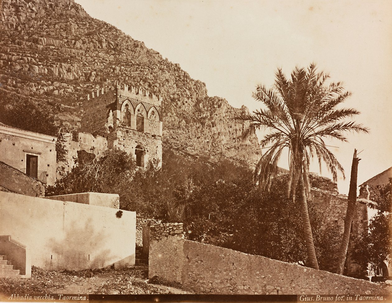 Kilátás a Badia Vecchia-ra, Taormina alkotó: Unknown photographer