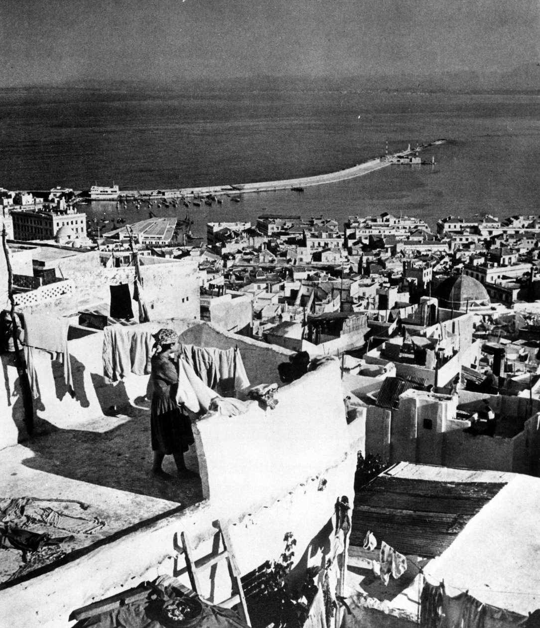 Kilátás a kikötőre és Algír városára, sd alkotó: Unknown photographer