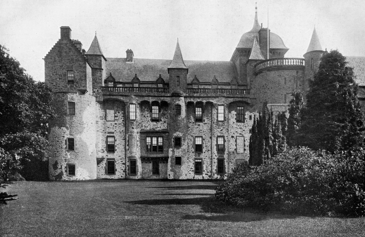 Thirlestane kastély, Lauder, Skócia, 1924-1926 alkotó: Valentine and Sons Ltd