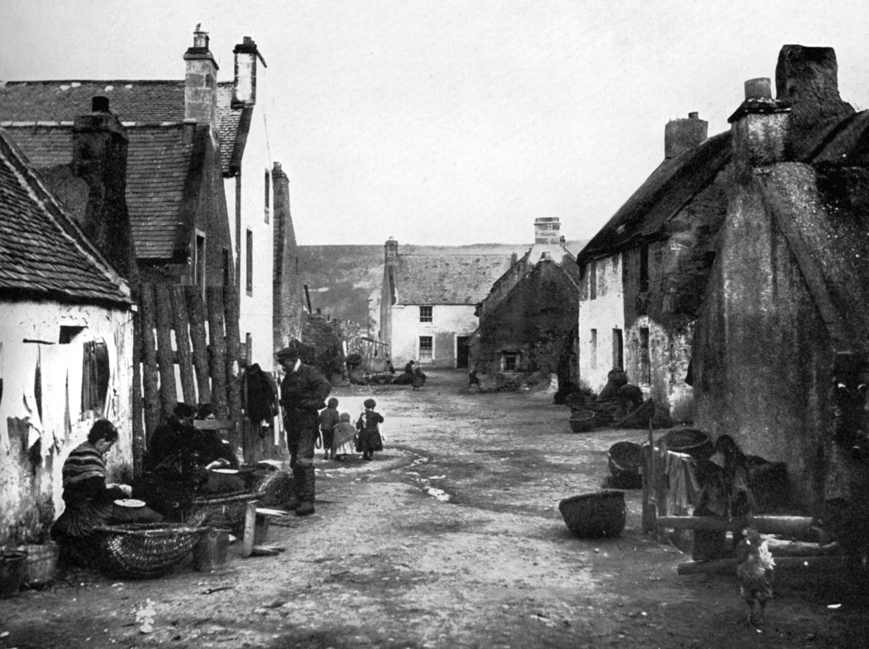 A halászvárosban, Cromartyban, Skóciában, 1924-1926. alkotó: Valentine and Sons Ltd