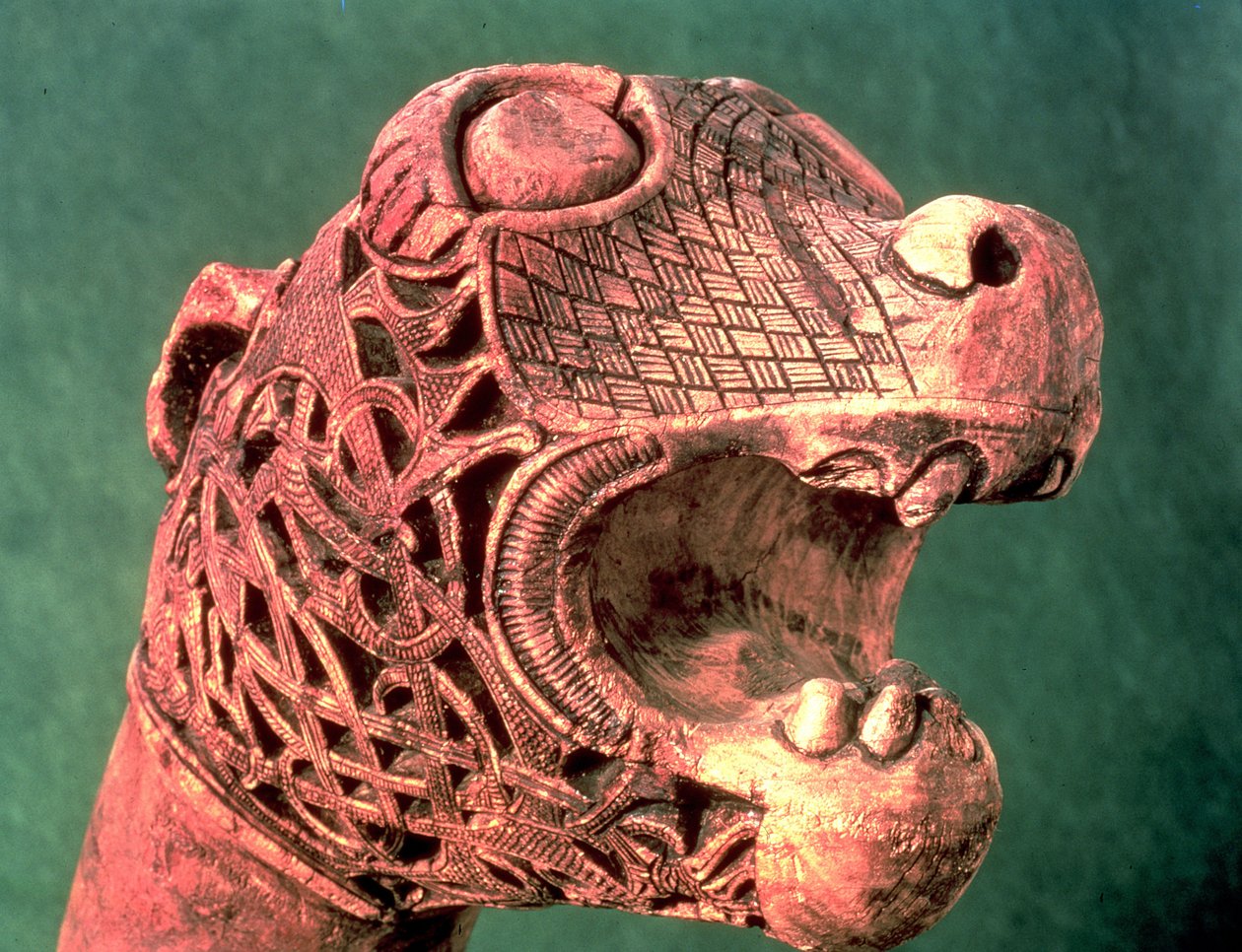 Az Oseberg-hajó figurája, i.sz. 800 körül alkotó: Viking
