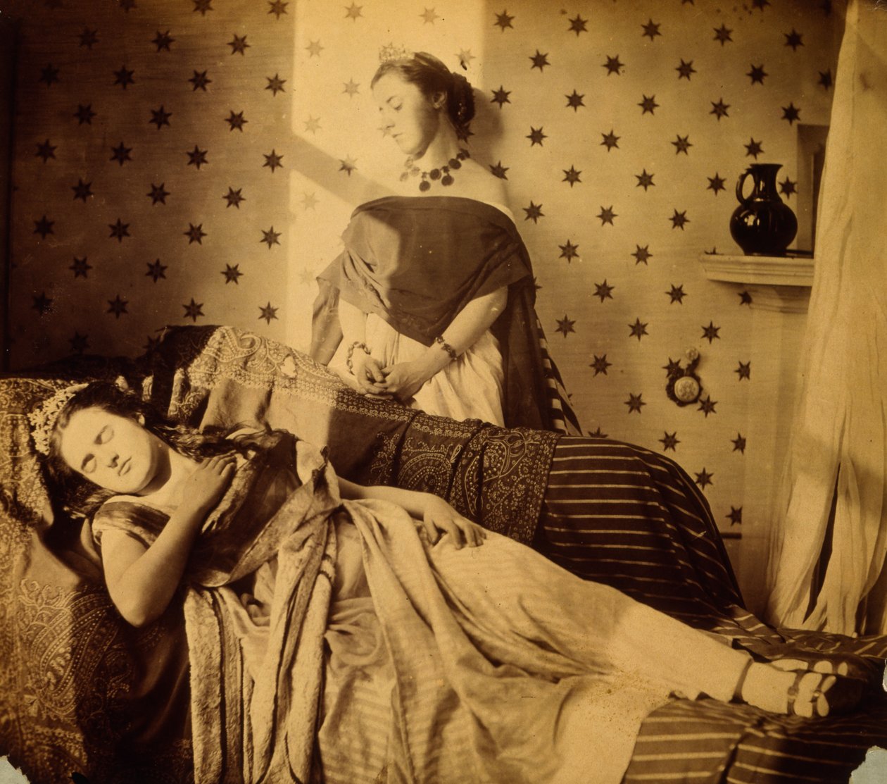 Isabella Grace és Clementina Maude fényképészeti tanulmánya, 1853-4 alkotó: Viscountess Hawarden