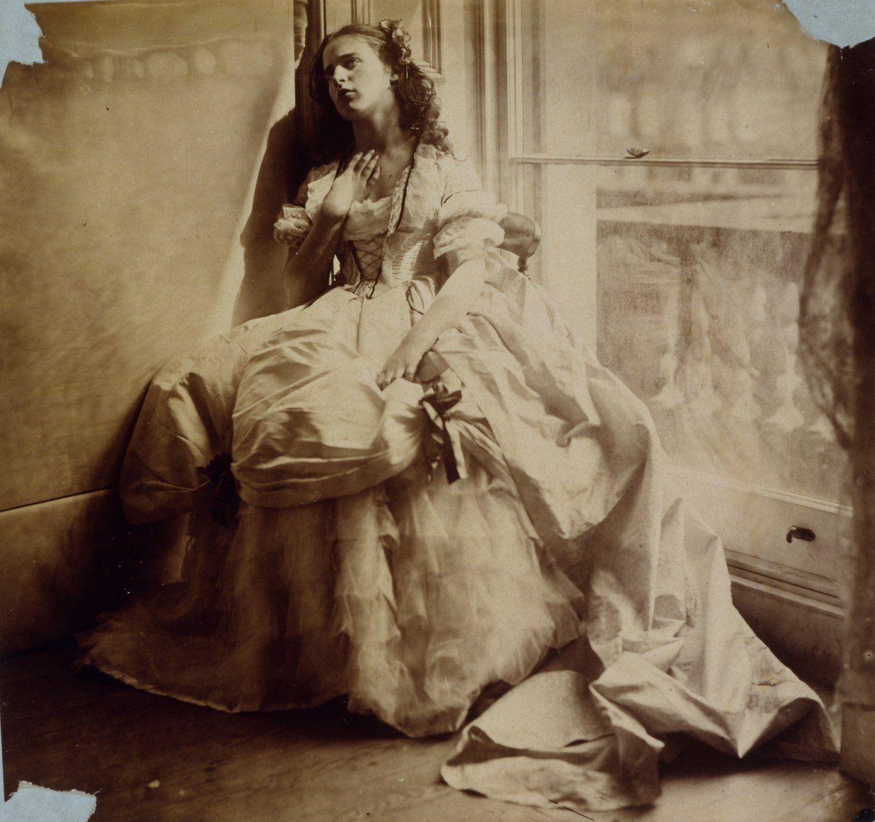 Tanulmány egy ablak mellett ülő lányról, 1855-65 körül alkotó: Viscountess Hawarden