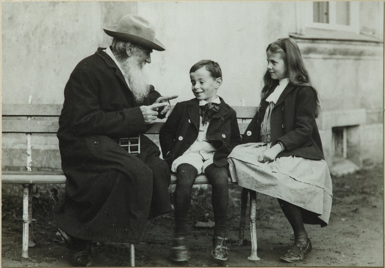 Lev Tolsztoj unokáival Leóval és Szófiával, 1909 alkotó: Vladimir Grigorievich Chertkov