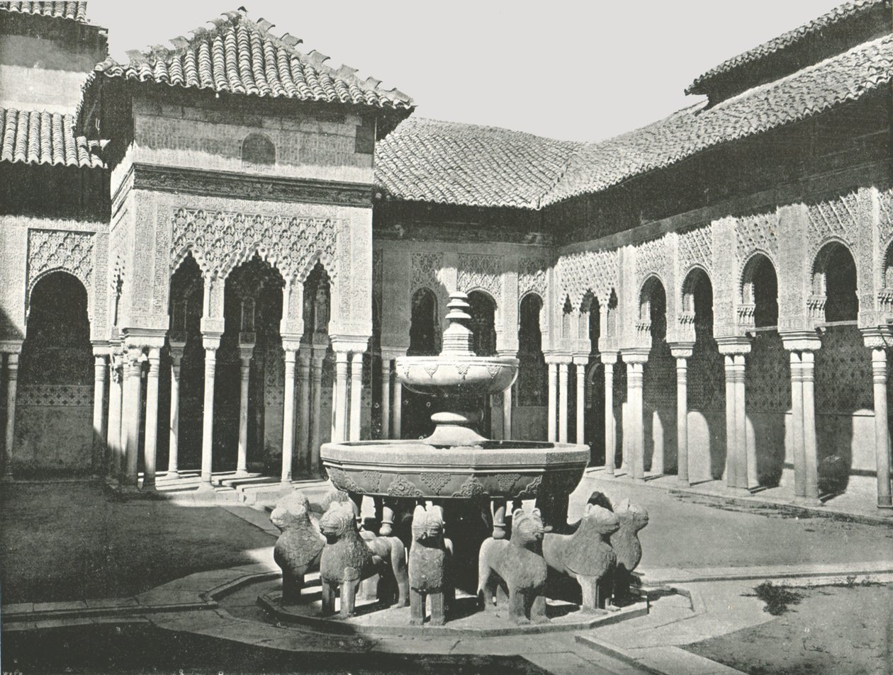 Az Oroszlánok udvara, Alhambra, Granada, Spanyolország, 1895. alkotó: W and S Ltd