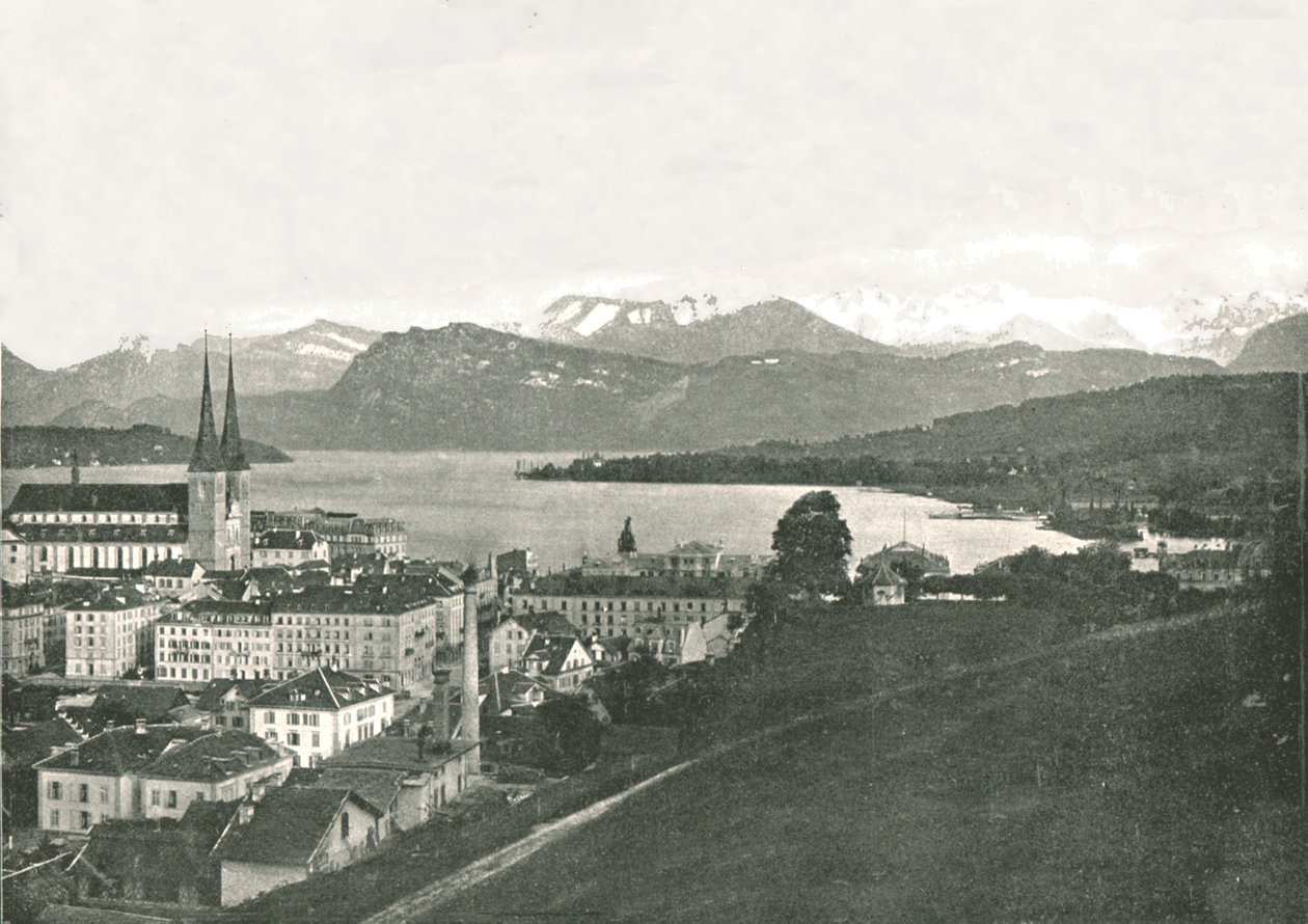 Kilátás Luzernre és hegyeire, Svájc, 1895. alkotó: W and S Ltd