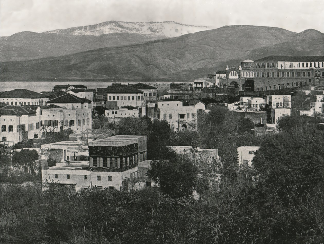 Kilátás a városra a Libanon hegyével, Bejrút, 1895. alkotó: W and S Ltd