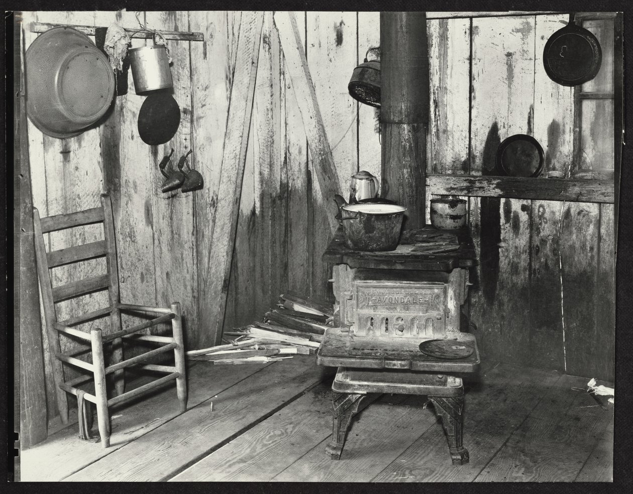 Alabama bérlő farmer konyhája Moundville közelében alkotó: Walker Evans