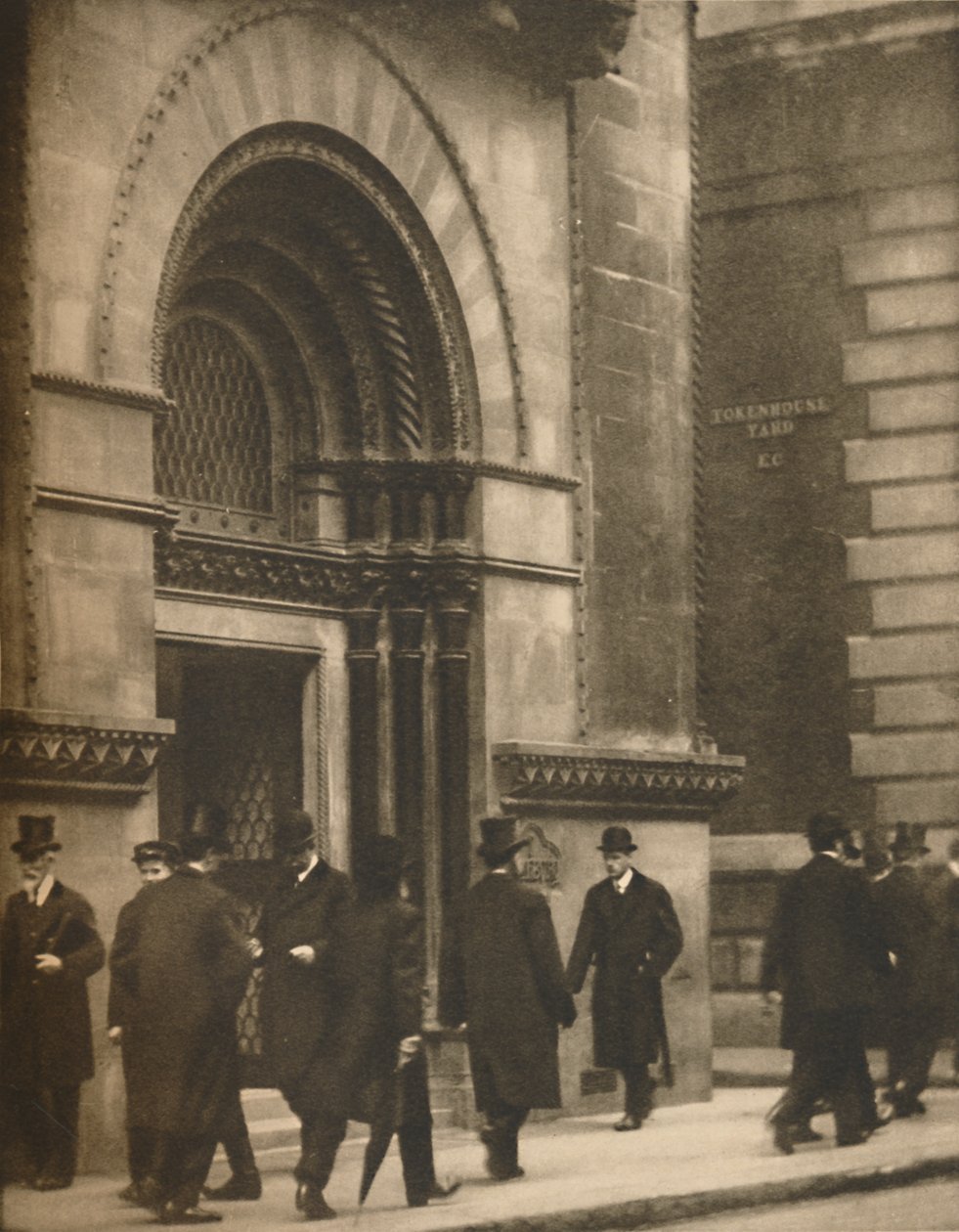 Bepillantás Lothburybe egy munkanap délben, 1935. alkotó: Walter Benington