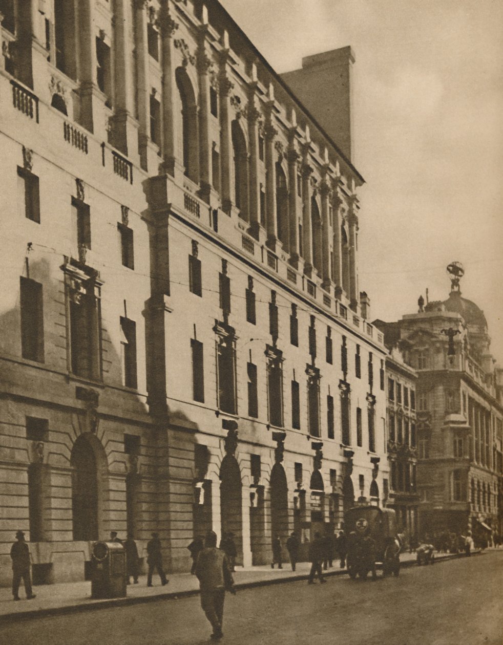 New London épületeinek képviselője a Moorgate Streeten, 1935. alkotó: Walter Benington