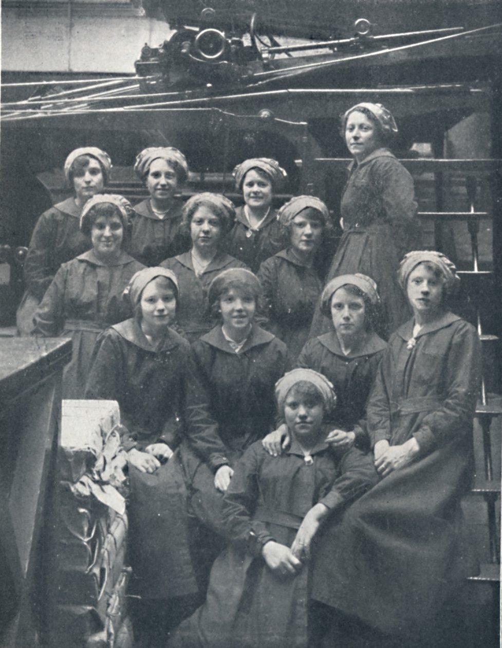 Amíg a fiúk hazajönnek, 1917 alkotó: Watson and Viney Hazell