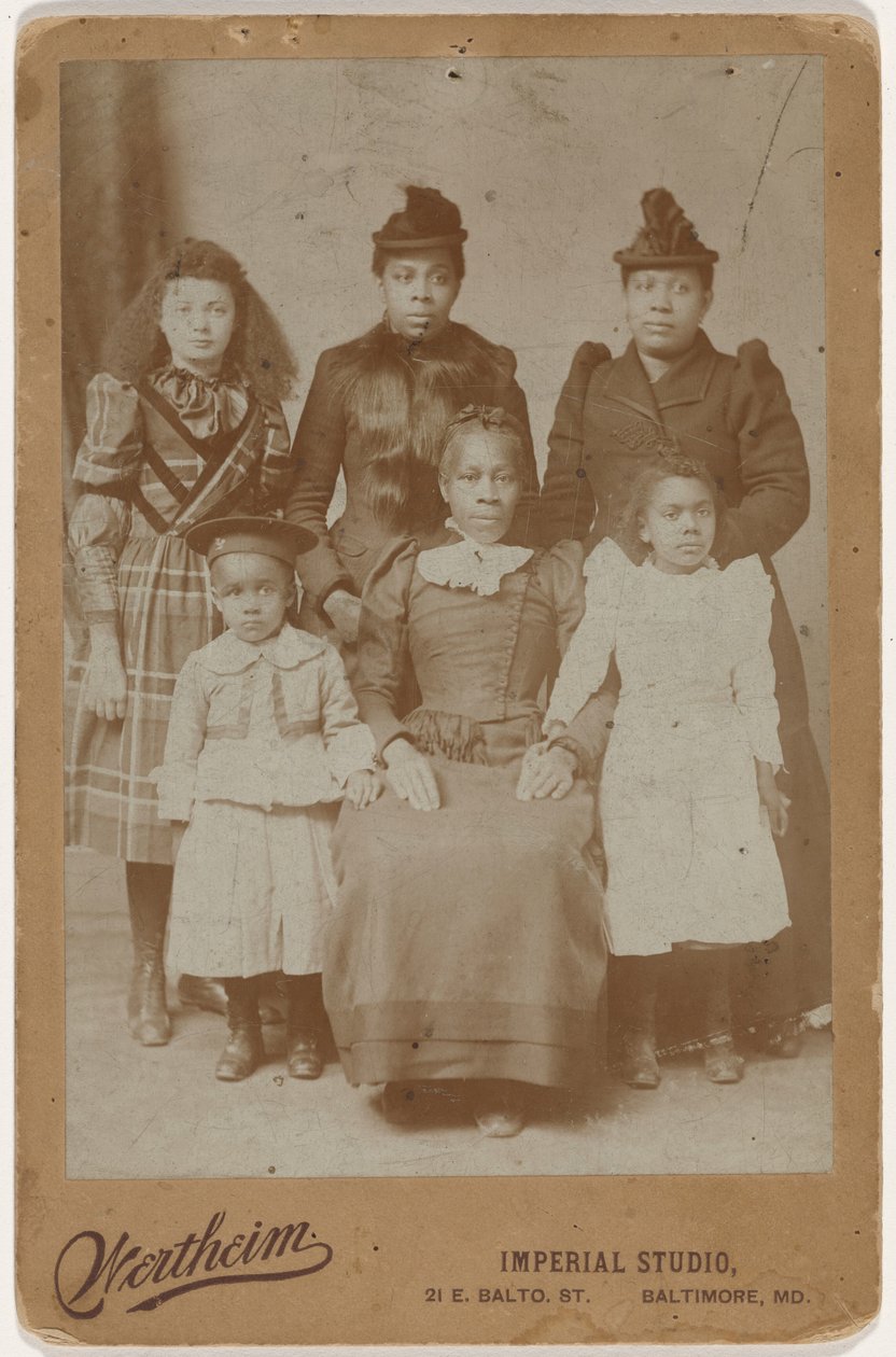 Egy család portréja,c. 1895 (fotó) alkotó: Wertheim Imperial Studio