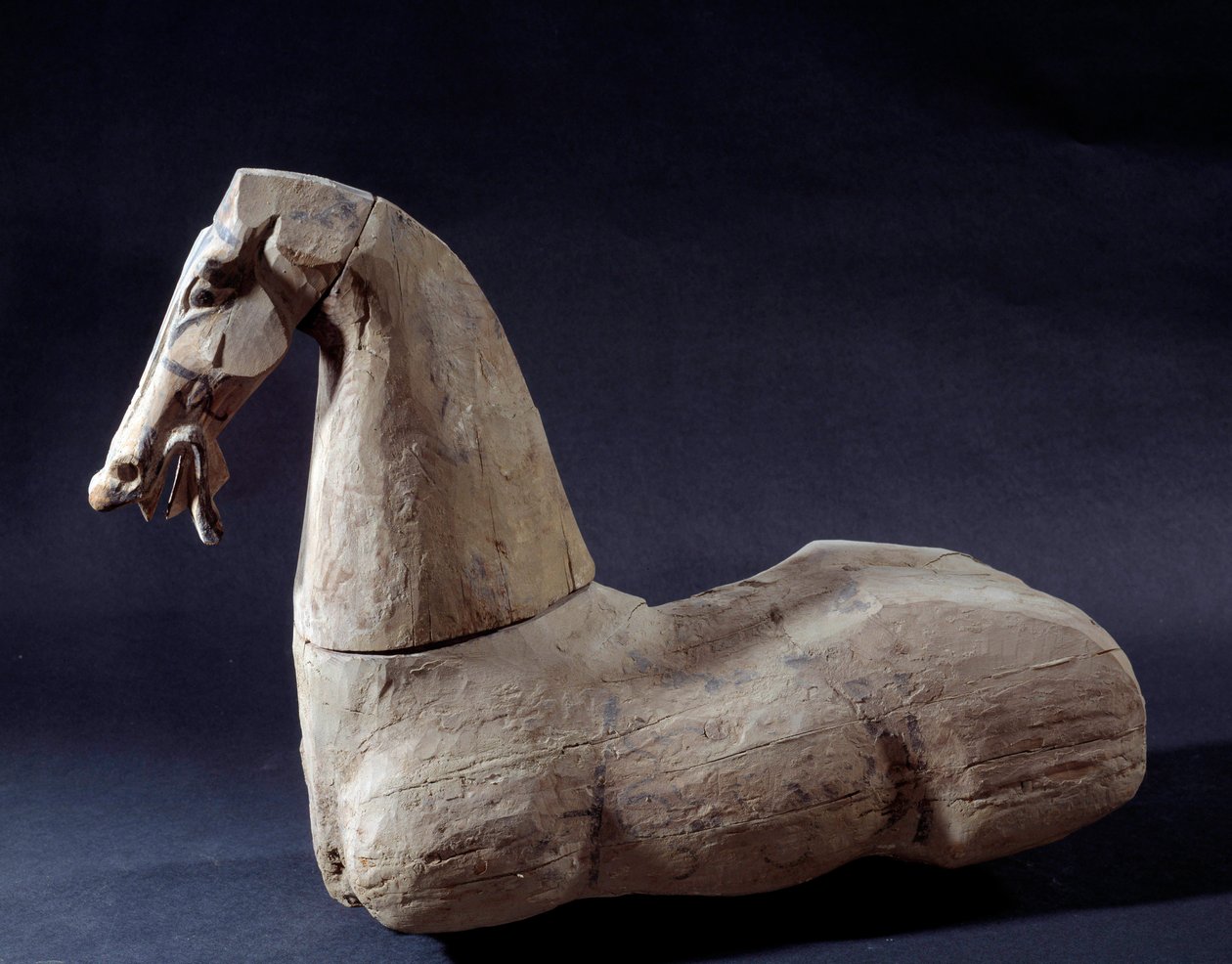 Kínai művészet: Wood Horse. Szobrászat a Han-korszakból. Párizs, Musee Cernuschi alkotó: Western Han Dynasty Chinese School