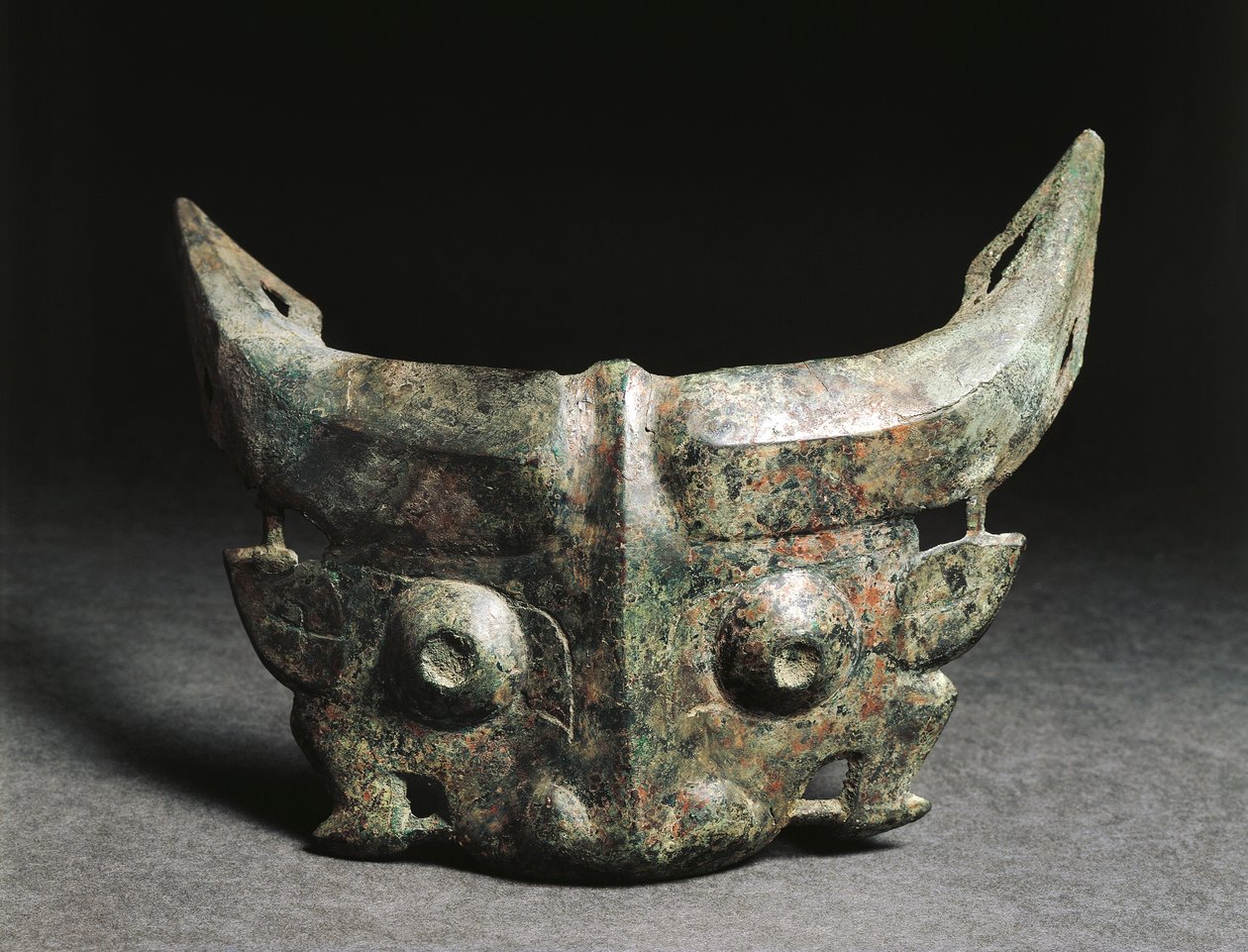 Rituális maszk a kínai Taotie-t, a nyugati Zhou-dinasztiát ábrázolja alkotó: Western Zhou Dynasty Chinese School