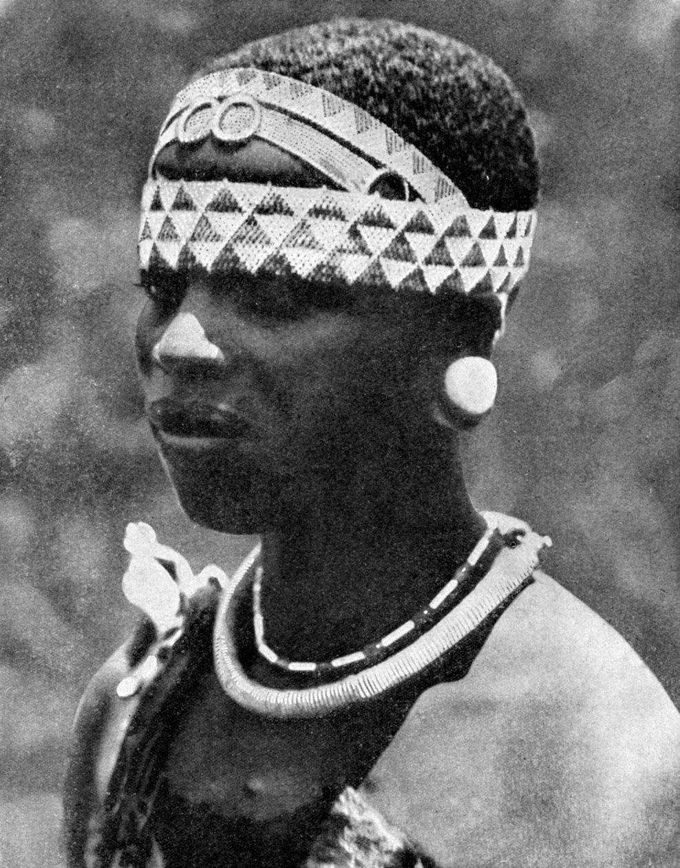 Egy angoni törzsfőnök felesége, Mozambik, Afrika, 1936. alkotó: Wide World Photos