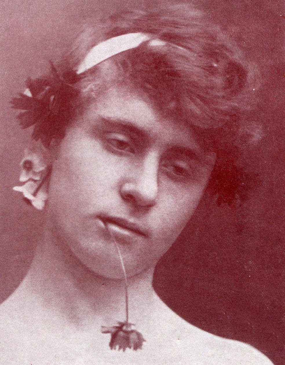 Tanulmány egy szicíliai fiúról virággal a szájában, Szicília, 1899 körül alkotó: Baron Wilhelm von Gloeden