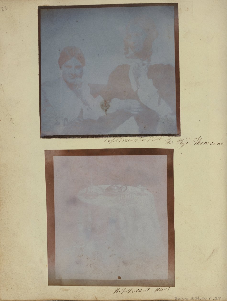 Asztallap edényekkel alkotó: William Henry Fox Talbot