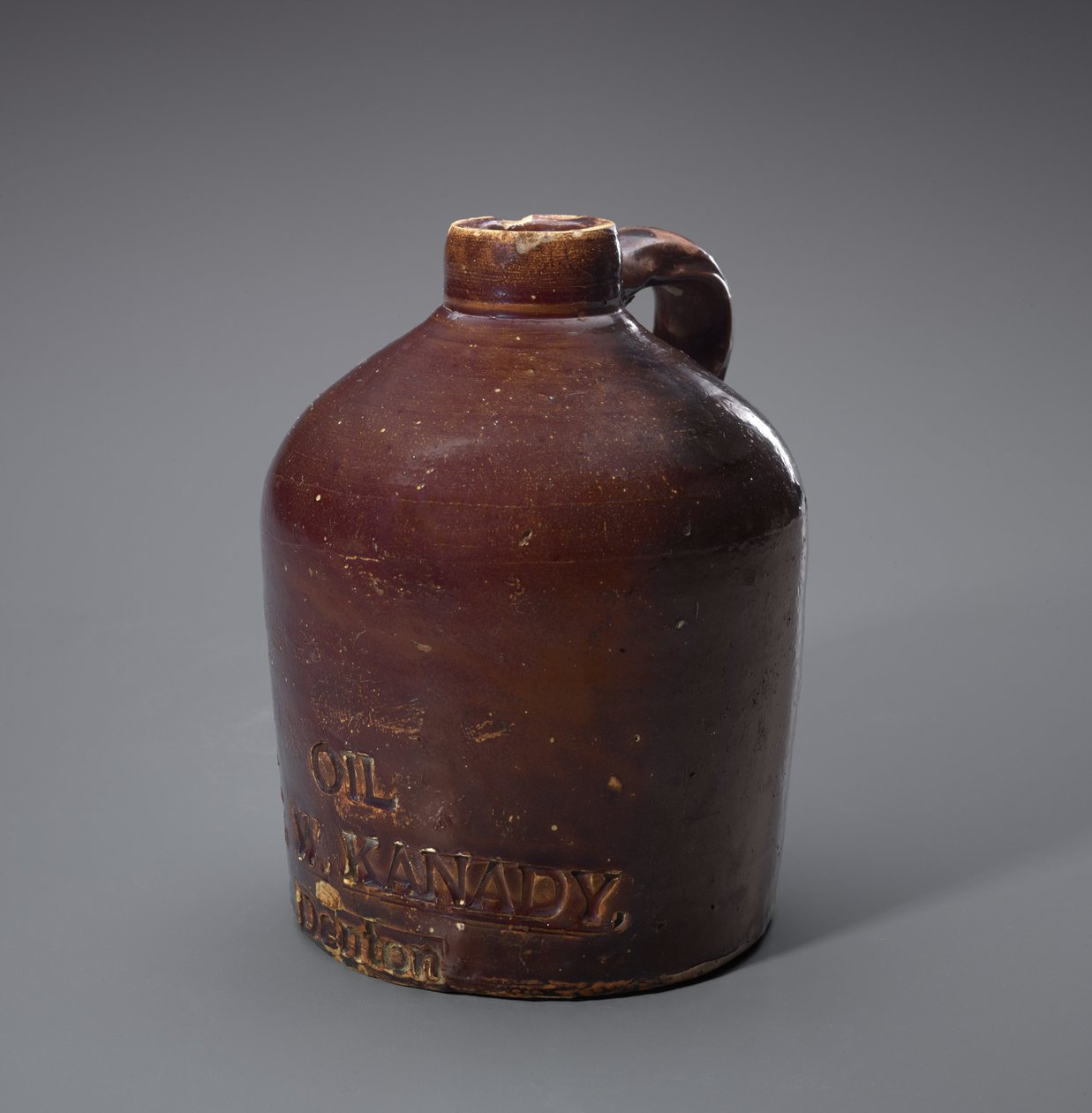 Quart Jug, c. 1890-1905 (csúszómázas kőedény) alkotó: William (attr.to) Wilson
