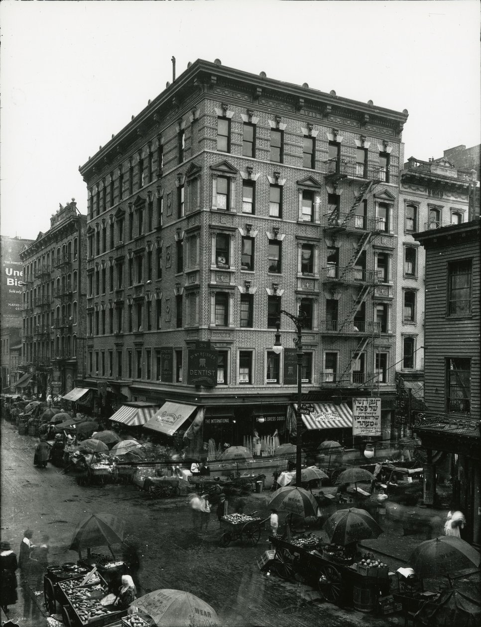 Ludlow Street a Hester Streeten, Lower East Side, 1910-21 körül alkotó: William Davis Hassler