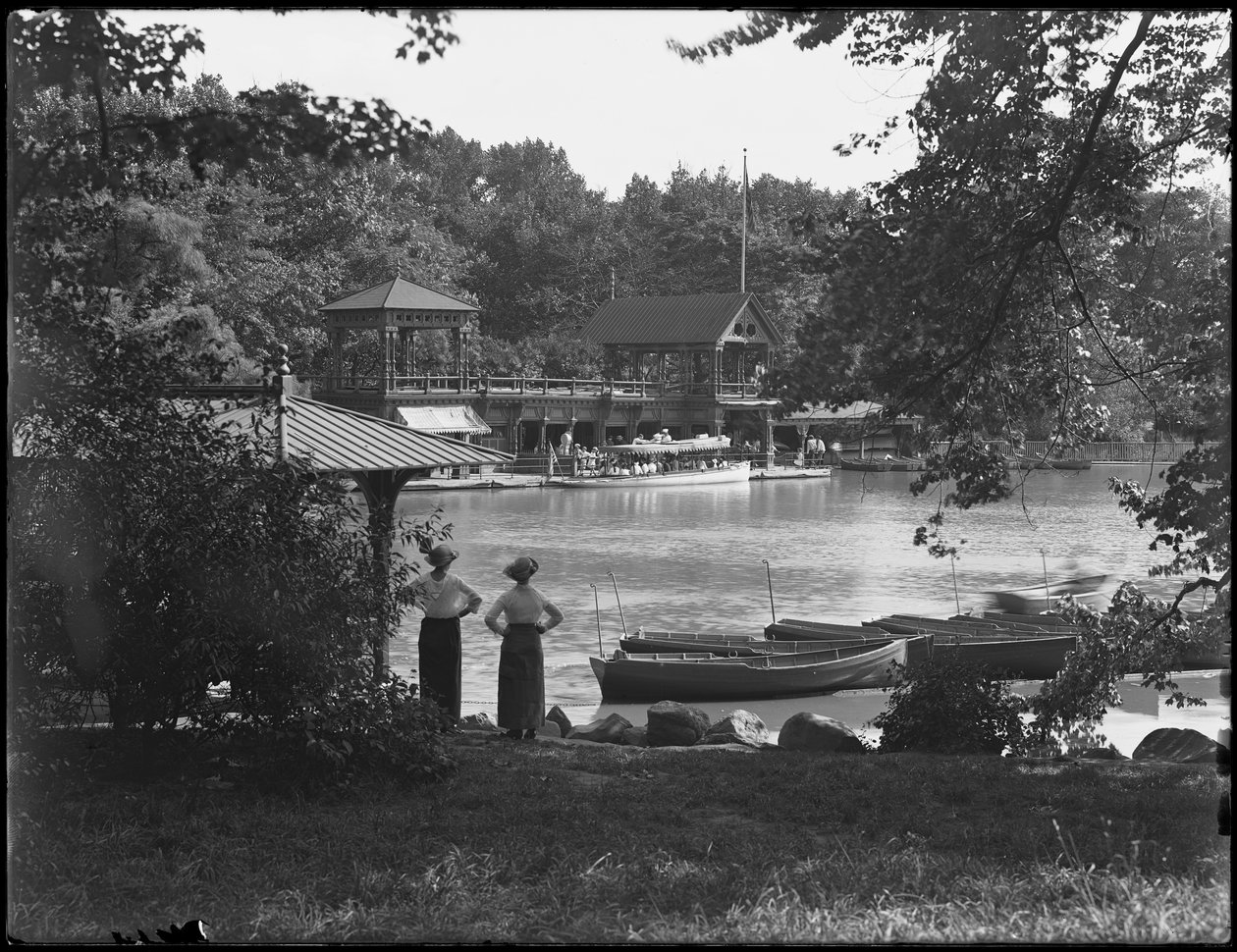 The Boat House, Central Park, New York City, 1914. július 19 alkotó: William Davis Hassler