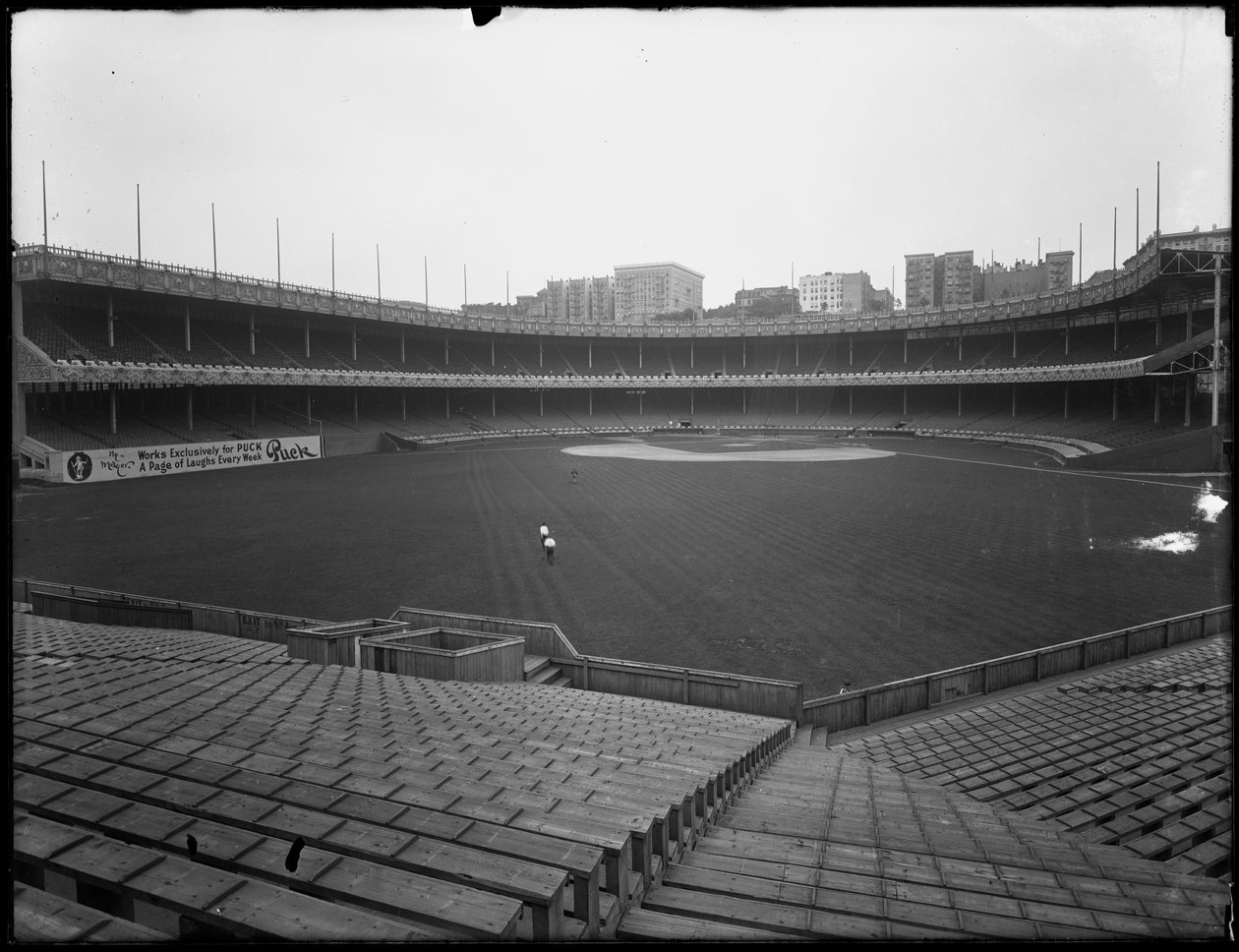 A Polo Grounds kilátása a lelátóról a pályára és a tribünre, New York, 1914. július 3. alkotó: William Davis Hassler