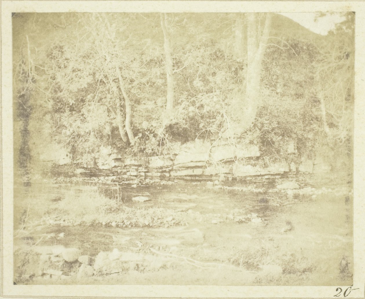 Egy hegyi folyó, amely a Doune-kastély lábánál folyik alkotó: William Henry Fox Talbot
