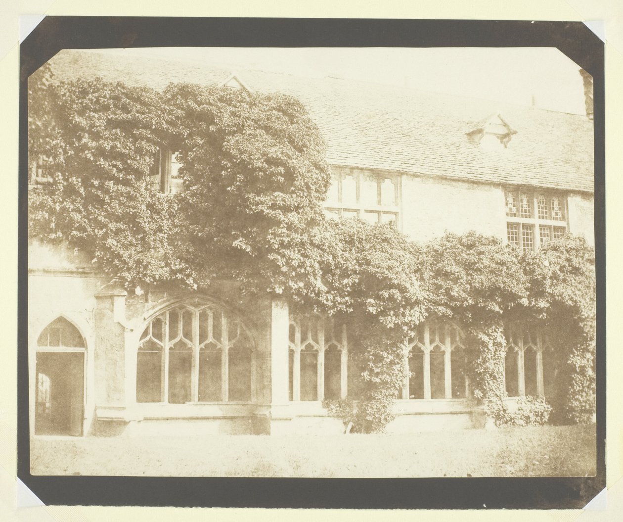 A Lacock apátság kerengője alkotó: William Henry Fox Talbot